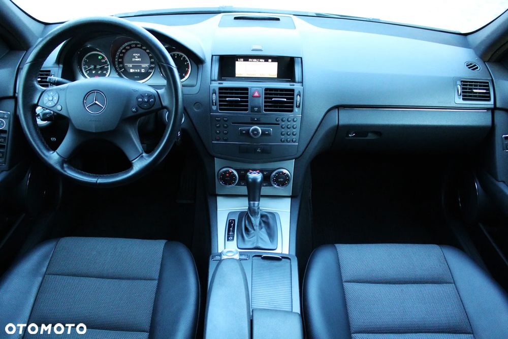 Mercedes-Benz Klasa C 180 T CGI Automatik BlueEFFICIENCY Avantgarde - 9