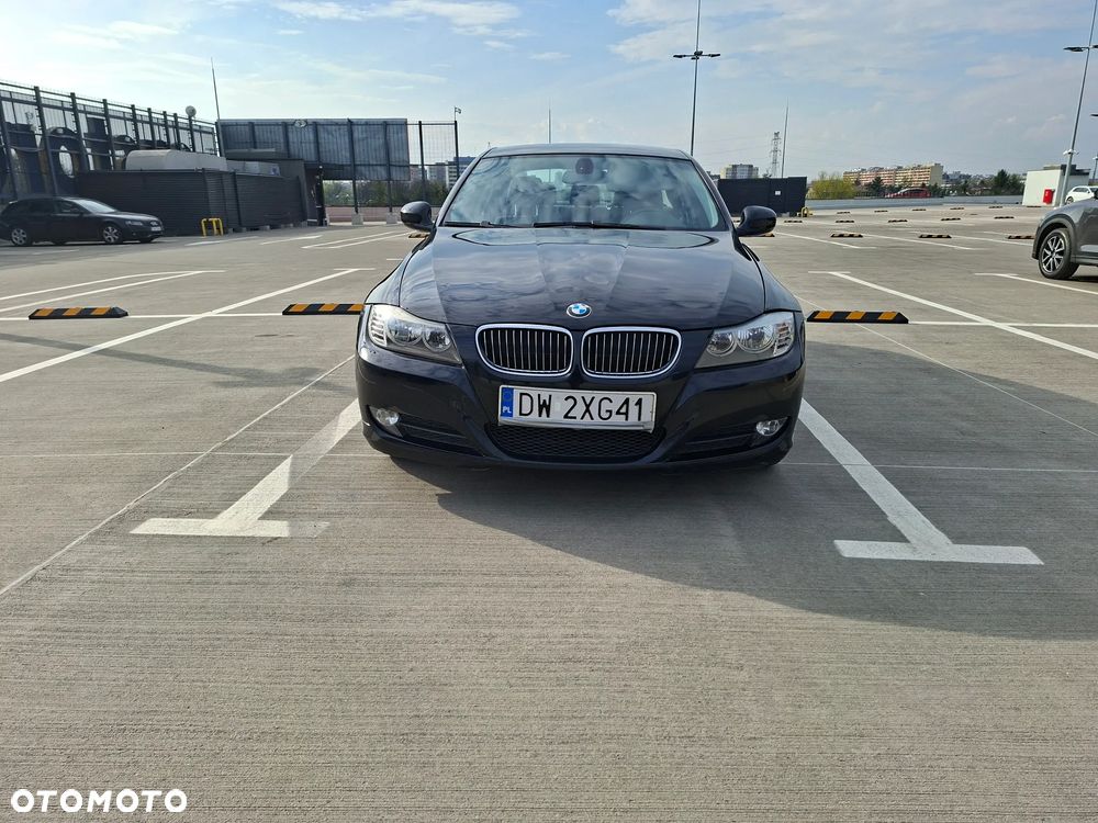 BMW Seria 3 318i - 1