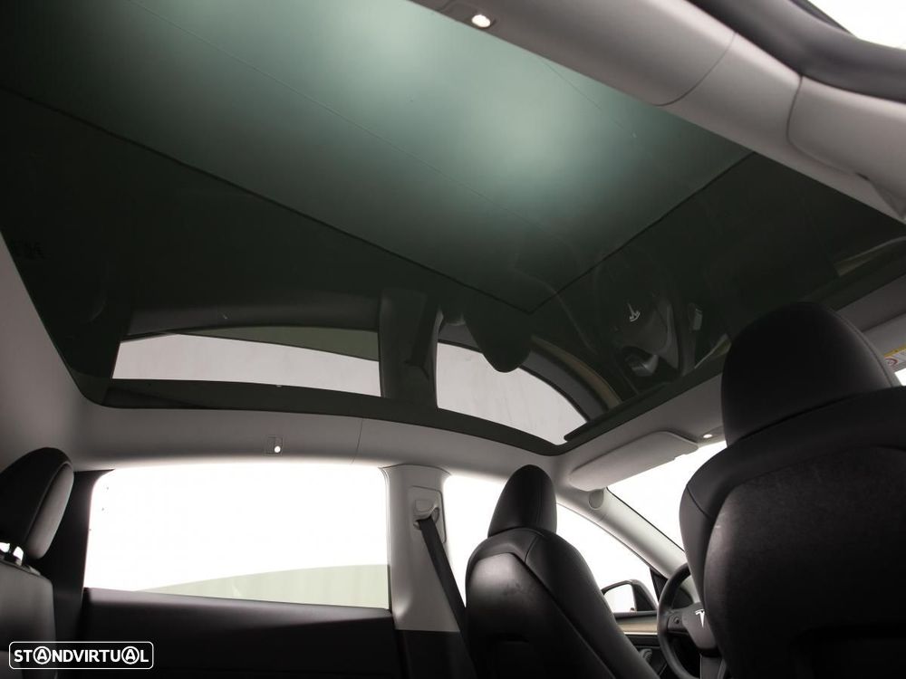 Tesla Model Y RWD - 11