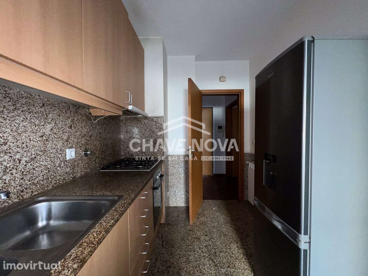 T2 c/ Lugar de Garagem e Anexos em Oliveira do Douro - Grande imagem: 2/13