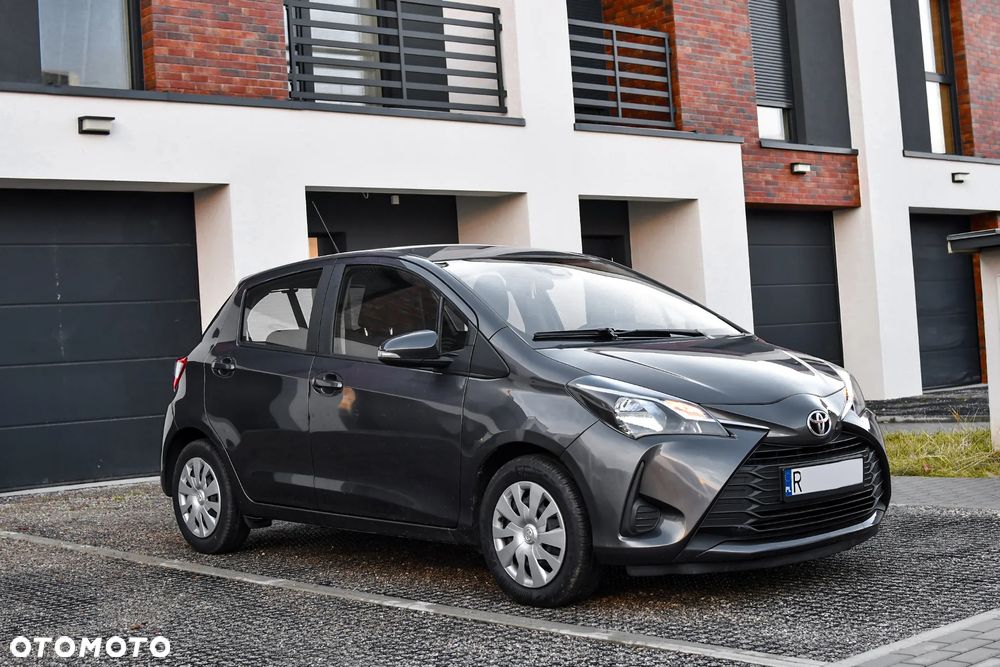 Toyota Yaris 1.5 Premium - 4
