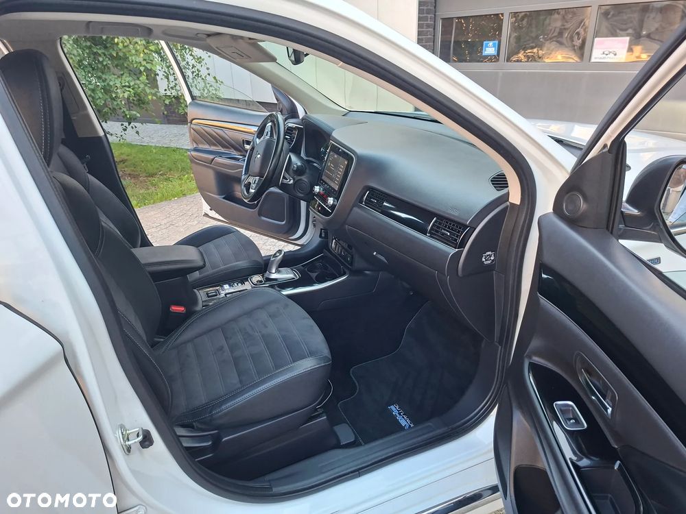 Mitsubishi Outlander Intense - 14