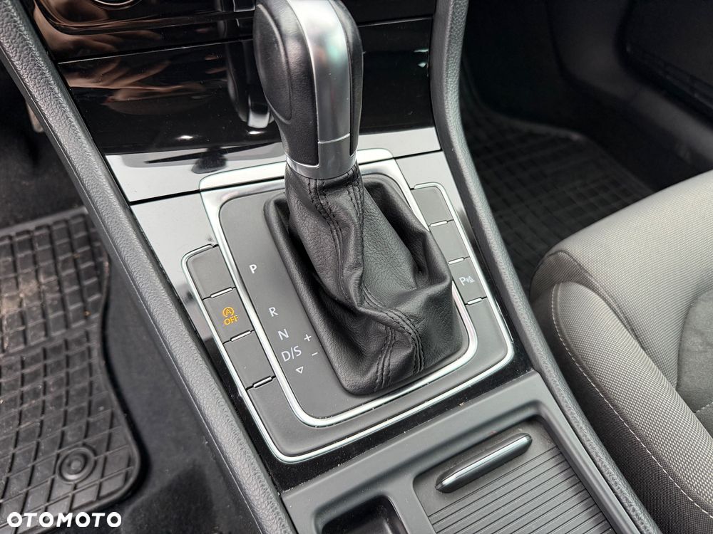 Volkswagen Golf - 13