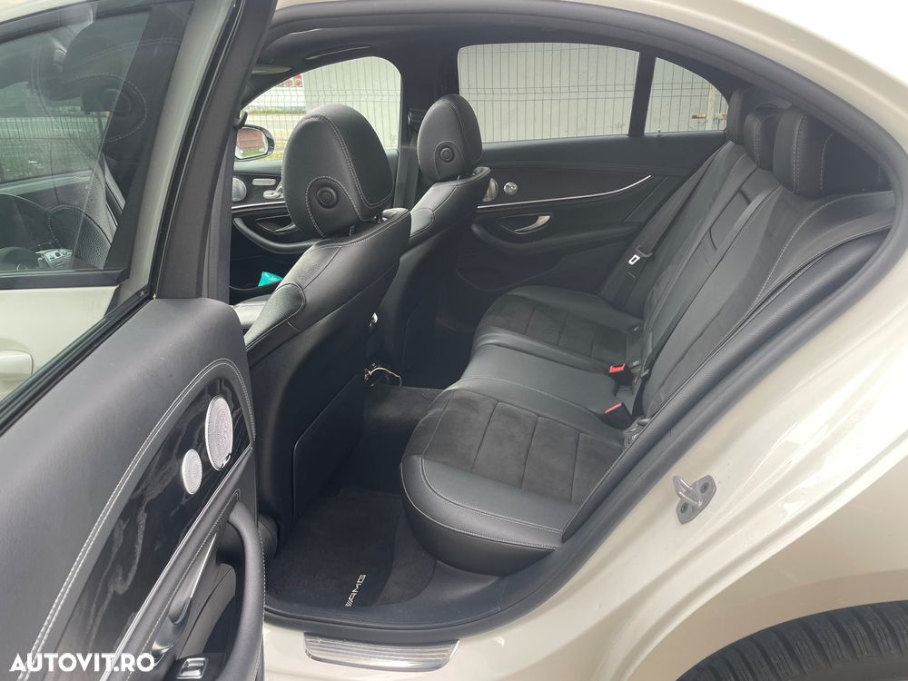 Mercedes-Benz E - 21