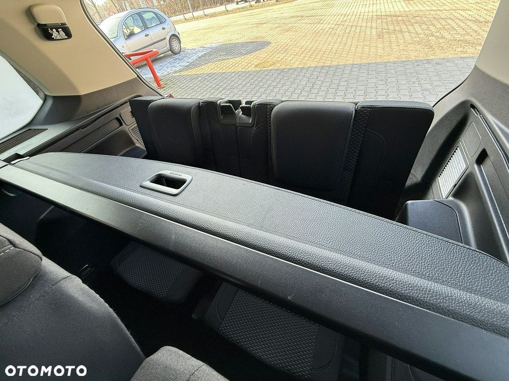 Volkswagen Touran 1.6 TDI SCR DSG IQ.DRIVE - 31