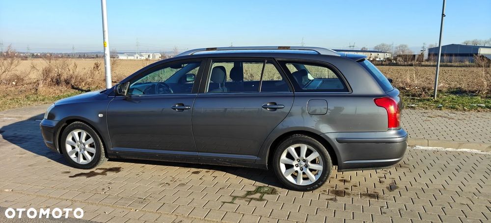 Toyota Avensis 2.0 D-4D Combi - 17