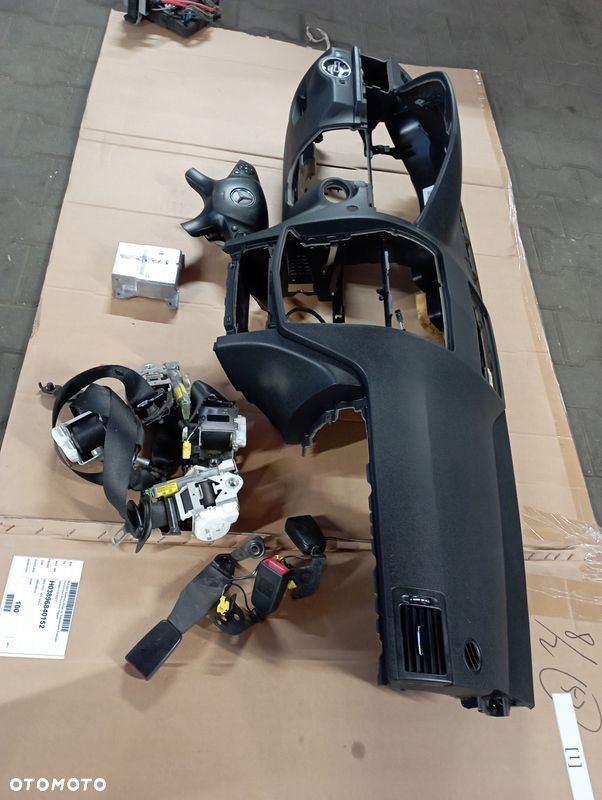 MERCEDES W204 C KLASA KONSOLA AIRBAG PASY SCHOWEK KOMPLET PRZEDLIFT EUROPA - 2