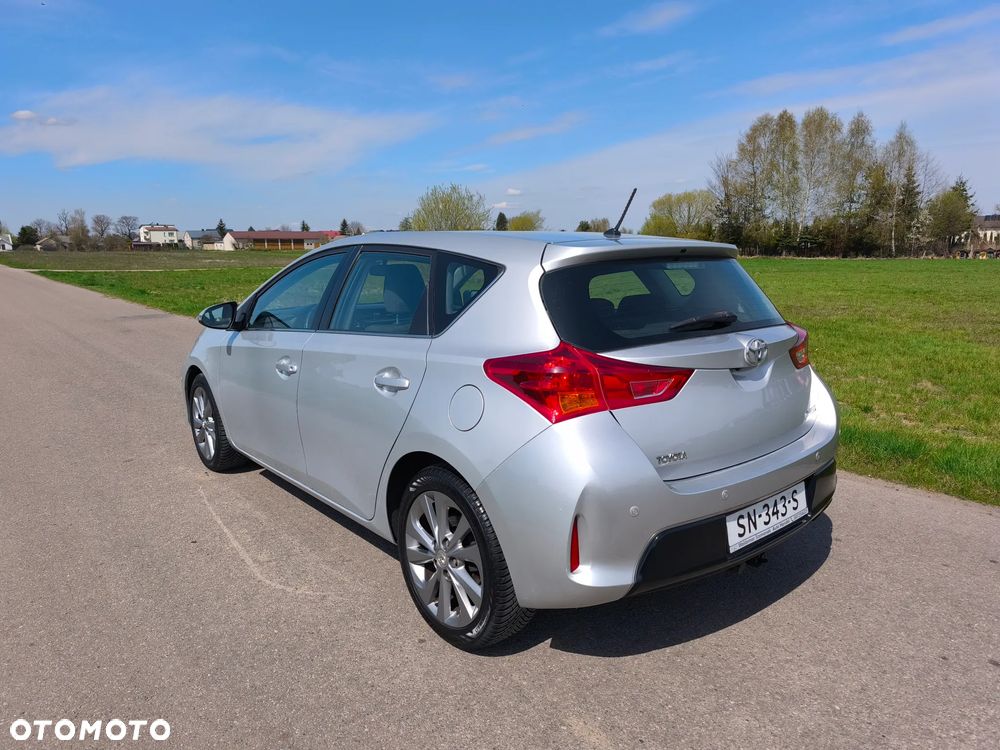 Toyota Auris 1.6 Executive - 8