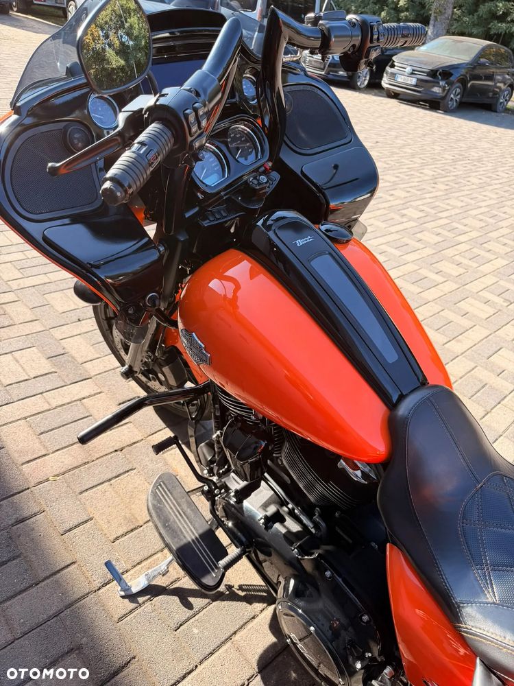 Harley-Davidson Touring Road Glide - 11