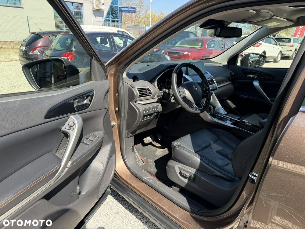 Mitsubishi Eclipse Cross - 11