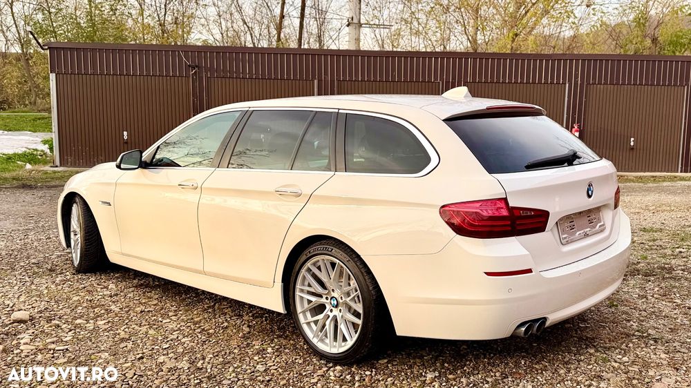 BMW Seria 5 530d xDrive Touring Sport-Aut. - 16