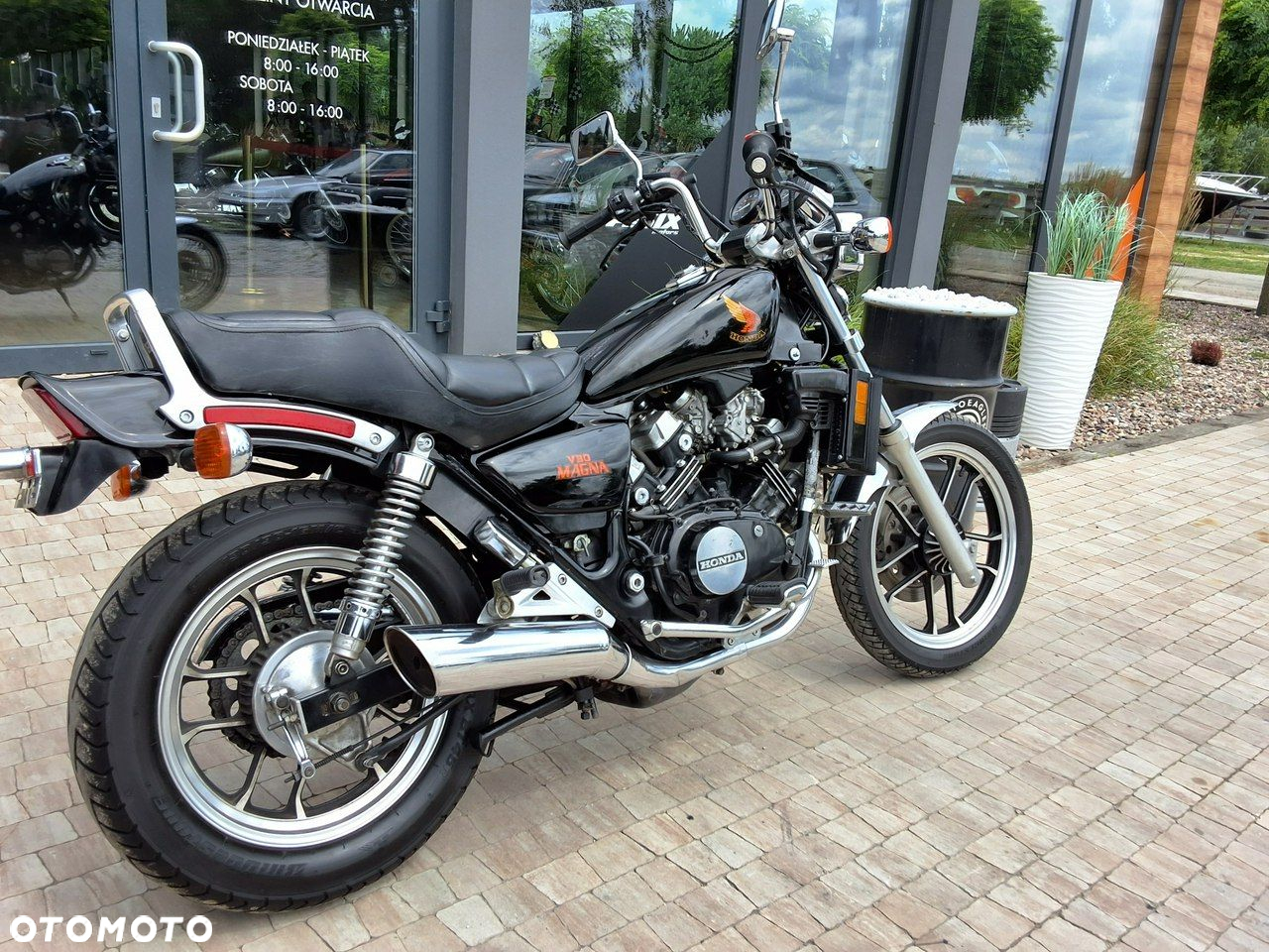 Honda VF - 4
