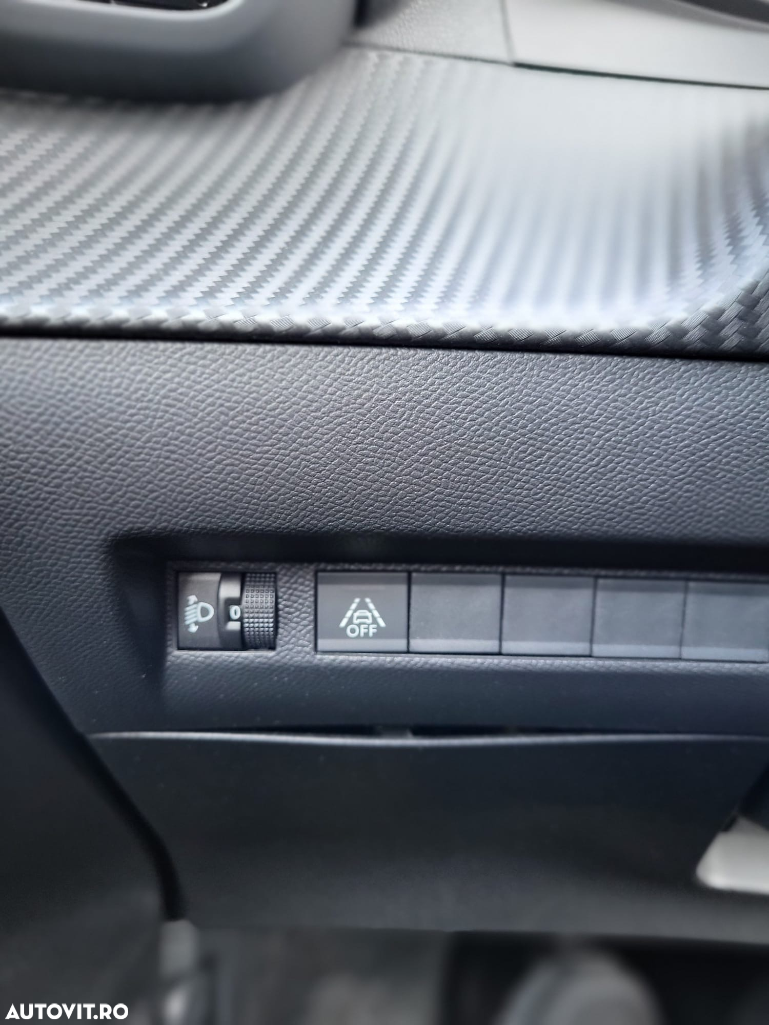 Peugeot 208 1.2L PureTech 75 S&S BVM5 Active - 16