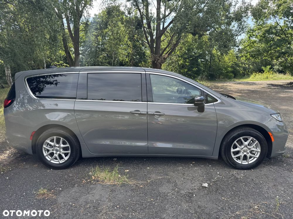 Chrysler Pacifica 2025 photo 3
