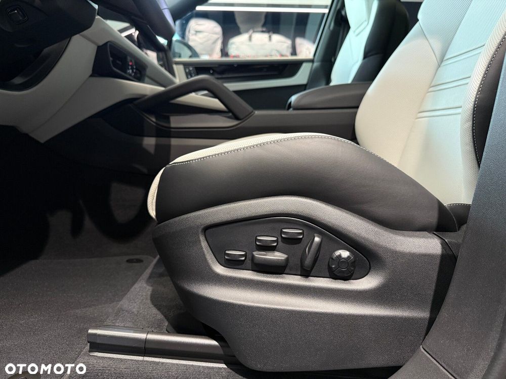 Porsche Cayenne - 20