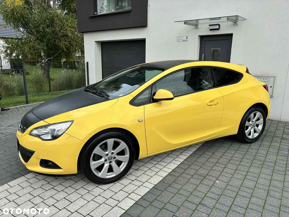 Opel Astra IV GTC 1.6 T Sport - 2