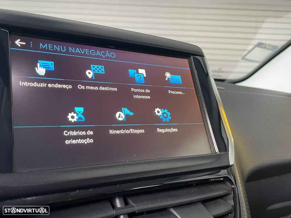 Peugeot 208 1.2 PureTech Allure - 19