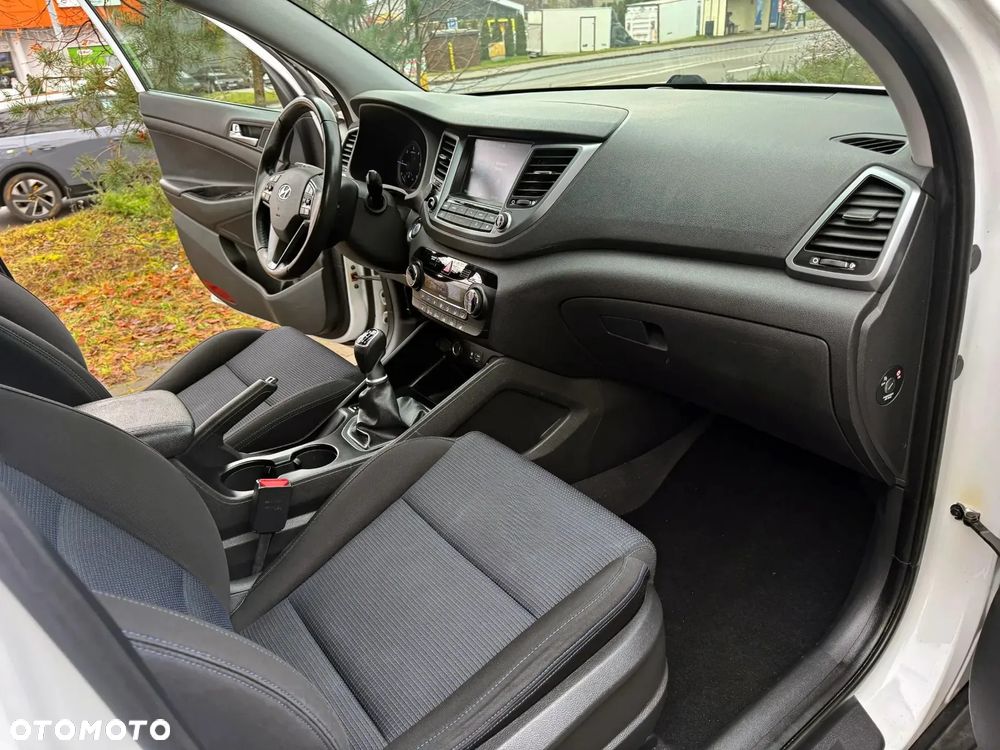 Hyundai Tucson 1.7 CRDI BlueDrive GO 2WD - 17