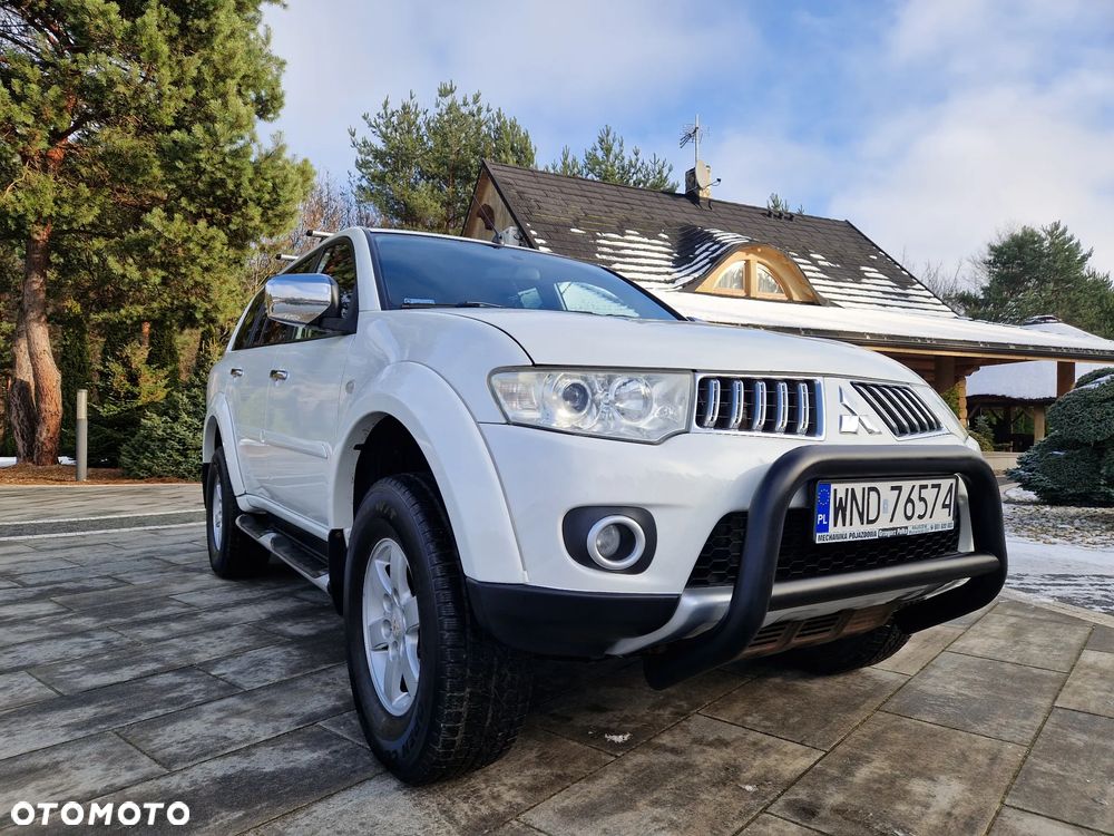 Mitsubishi Pajero Sport - 32