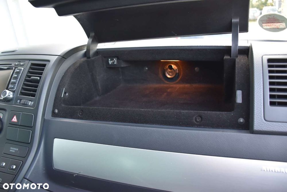 Volkswagen Multivan - 22