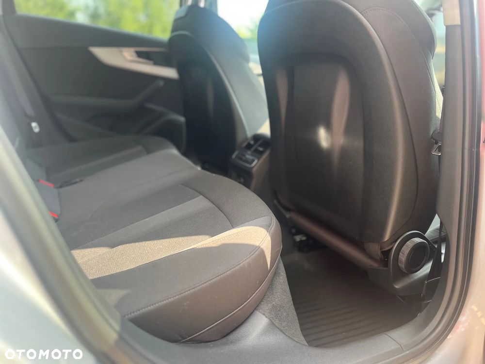 Audi A4 35 TFSI S tronic - 11