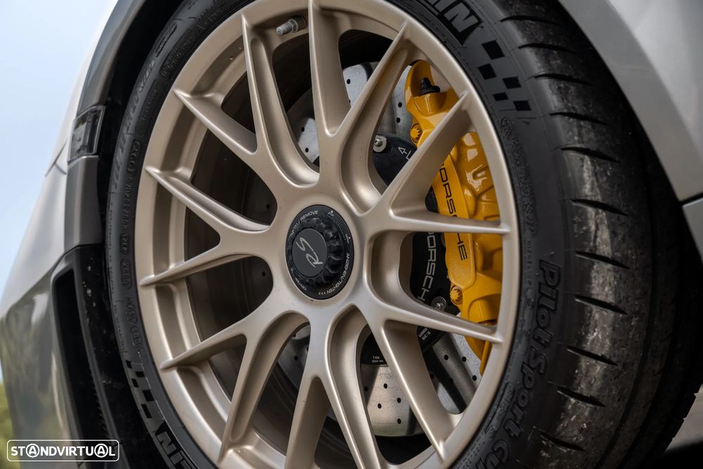 Porsche 911 (991) GT2 RS - 11