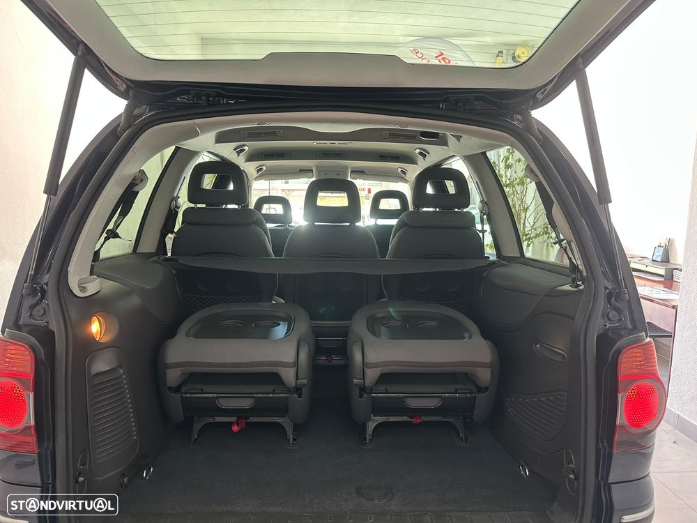 VW Sharan 2.0 TDI Confortline - 24