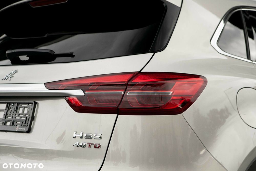 Hongqi HS5 - 11