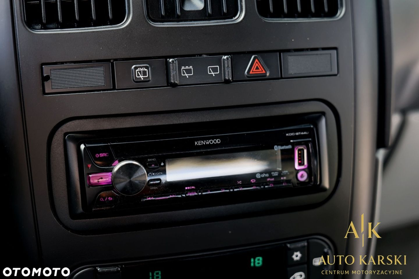 Chrysler Grand Voyager - 16