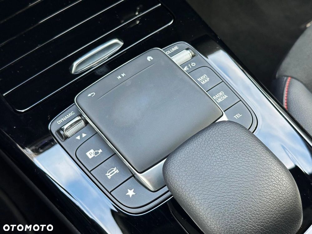 Mercedes-Benz CLA 180 AMG Line 7G-DCT - 14