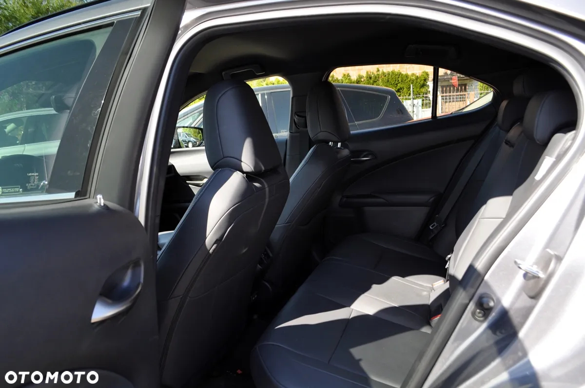 Lexus UX 250h GPF F Impression 2WD - 38