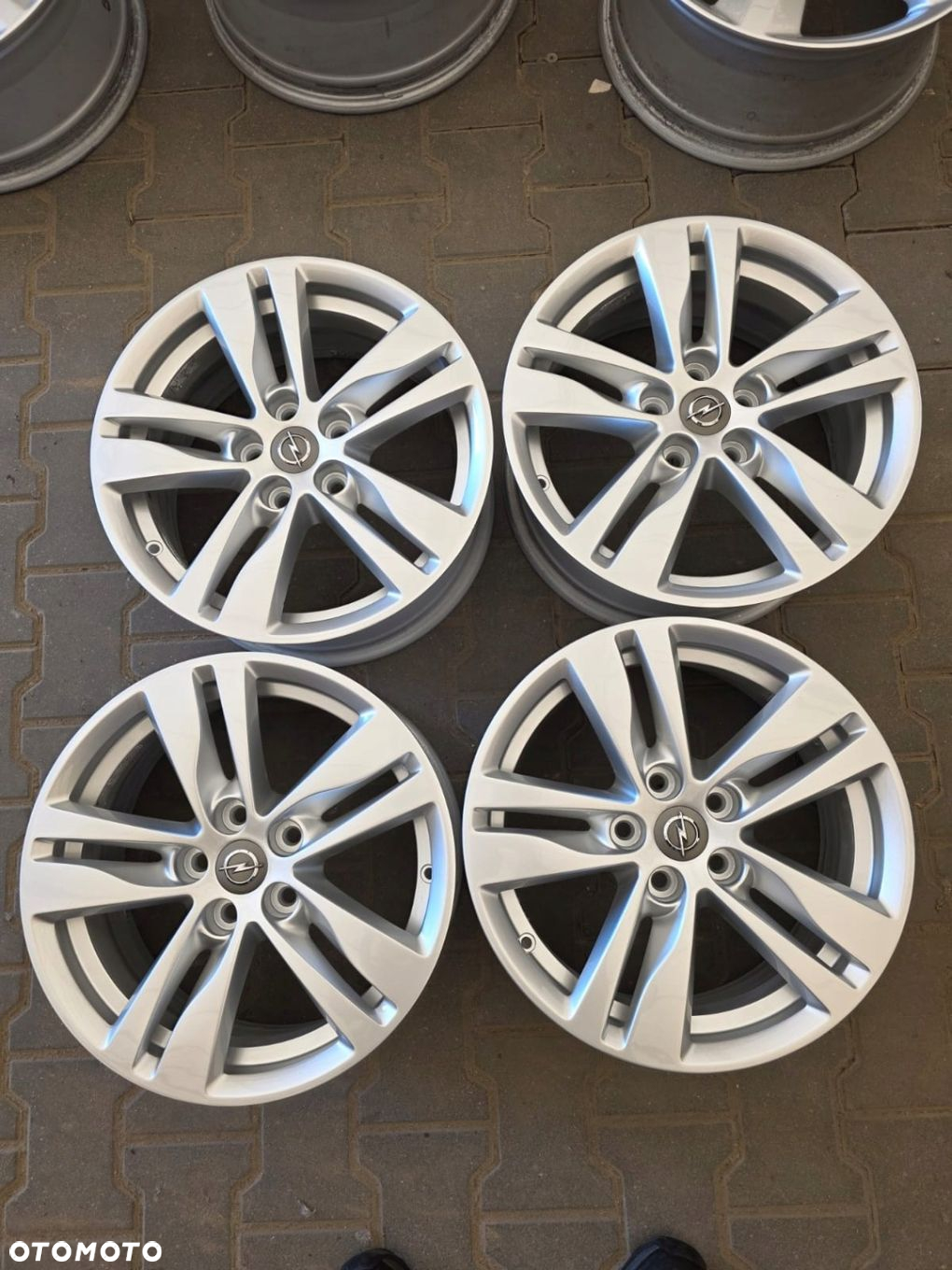 OPEL ASTRA K V ASTRA J FELGI ALUMINIOWE R16 5x105 - 3