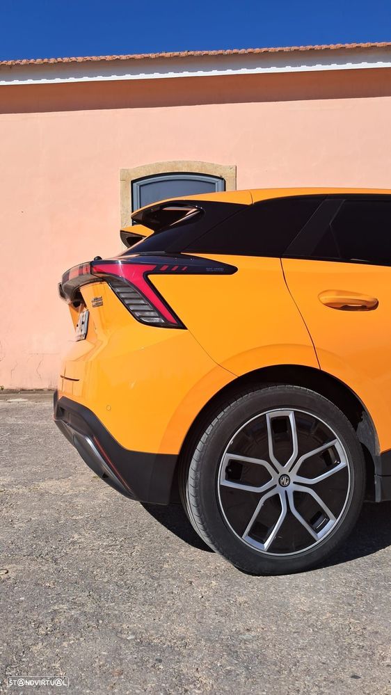 MG MG4 64 kWh Luxury - 16