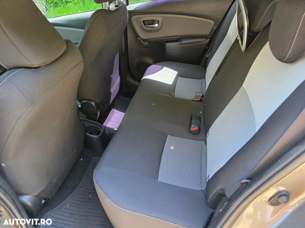 Toyota Yaris 1.5 L VVT-iE Active - 13