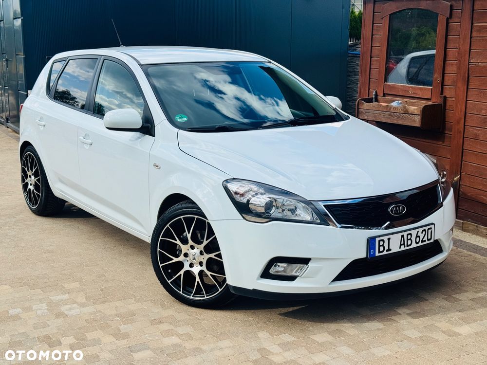 Kia Ceed 1.4 CVVT Dream-Team Edition - 21