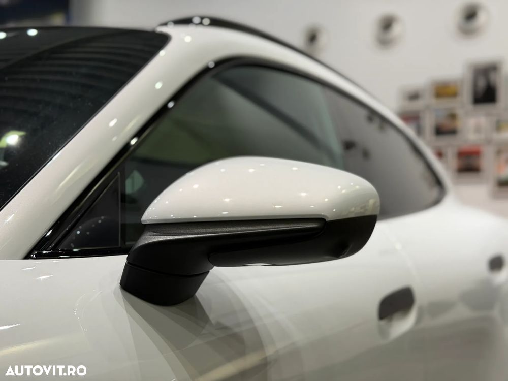 Porsche Taycan 4 - 20