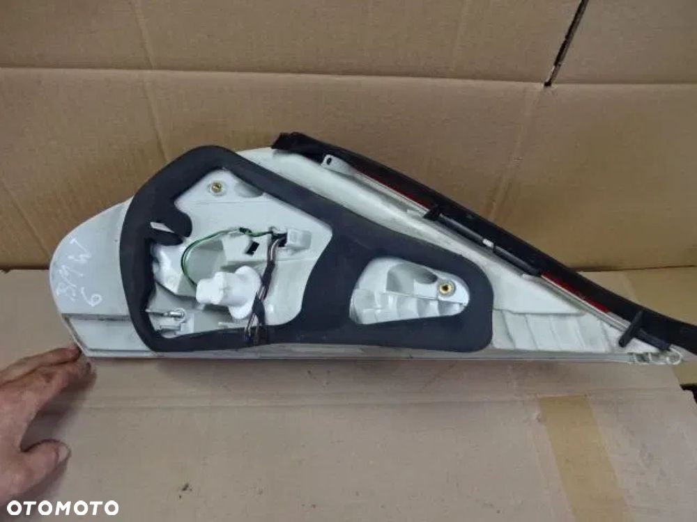 BMW 6 E63 E64 CABRIO TYLNA PRAWA LAMPA EUROPA - 3