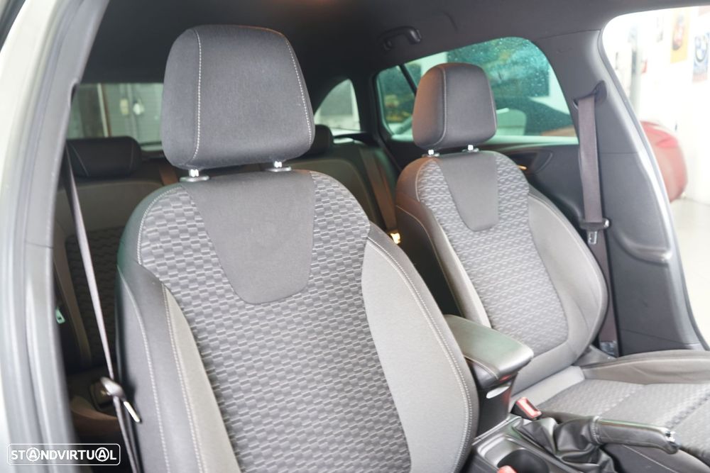 Opel Astra 1.2 T Business Edition S/S - 36