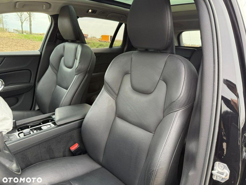 Volvo V60 Cross Country D4 AWD Geartronic Pro - 19