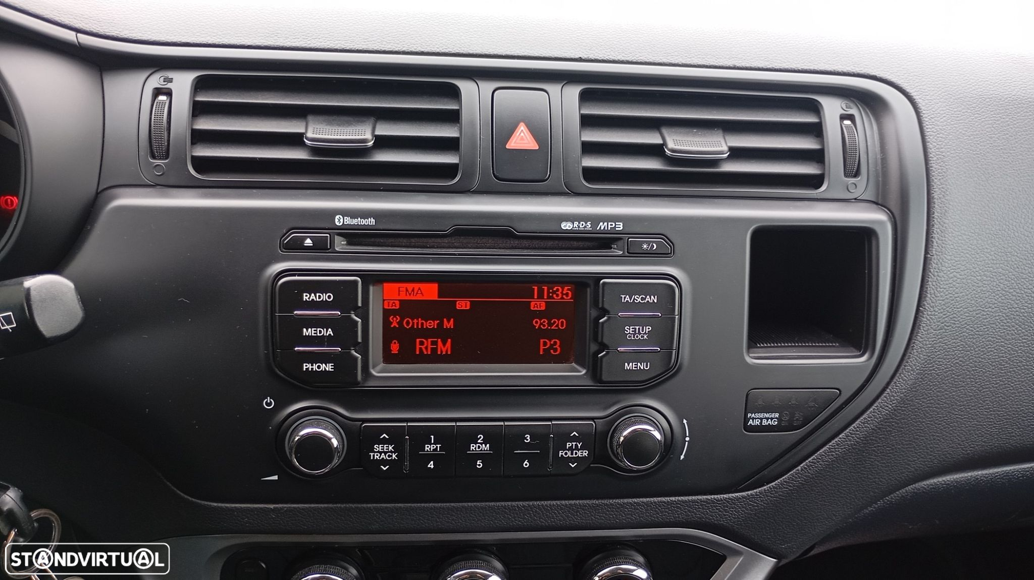 Kia Rio 1.2 CVVT LX - 23