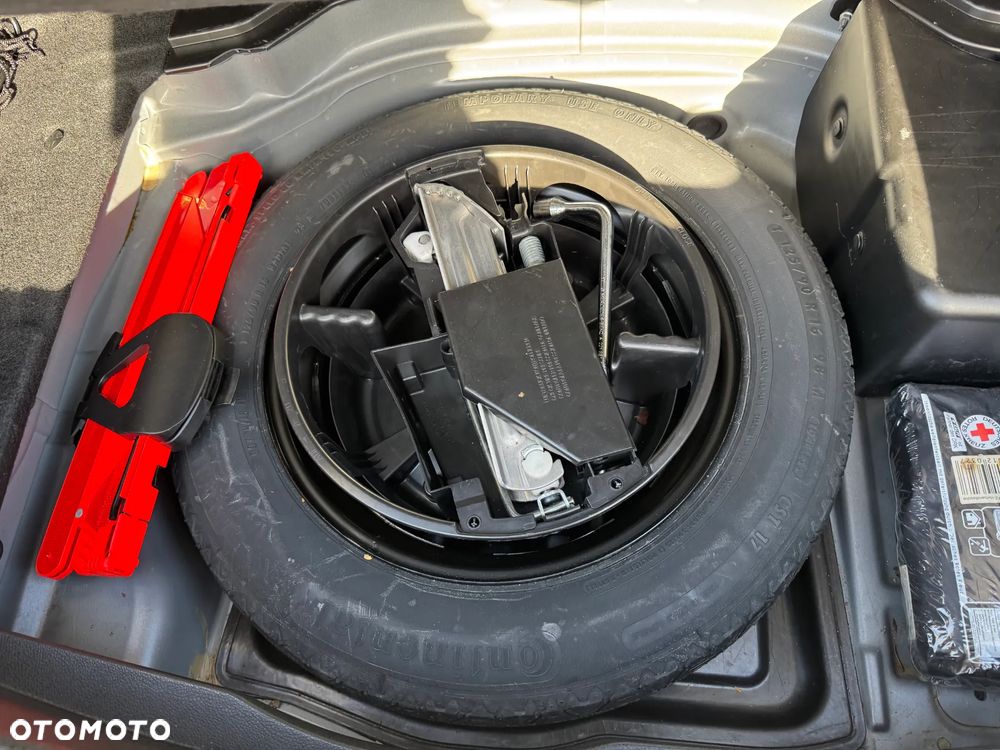 Mercedes-Benz Klasa C 180 BlueEFFICIENCY Elegance - 31