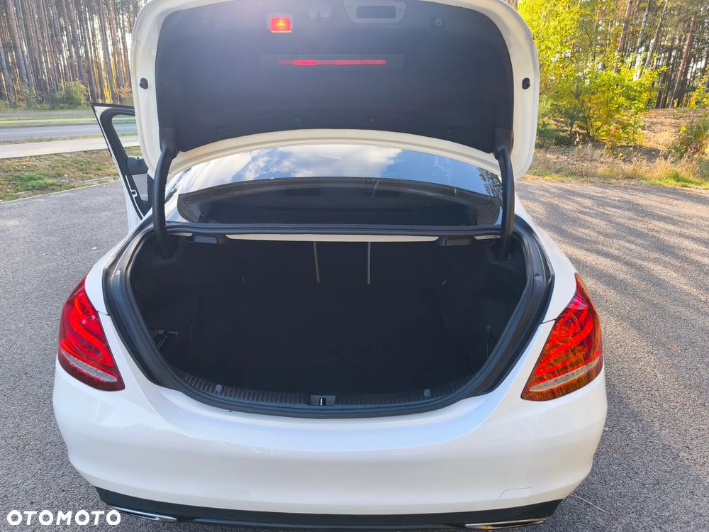 Mercedes-Benz Klasa C 300 9G-TRONIC Avantgarde - 17