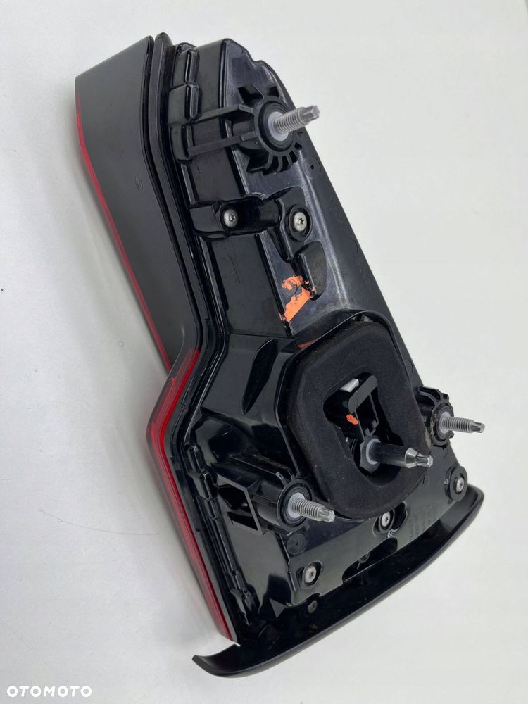 AUDI A4 B9 LAMPA LEWA TYŁ W KLAPĘ LED 8W5945093B - 8