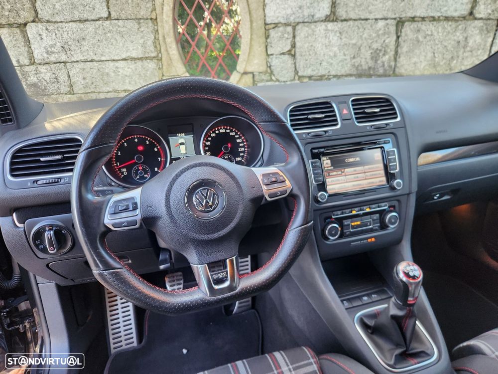 VW Golf 2.0 GTI Edition 35 - 26