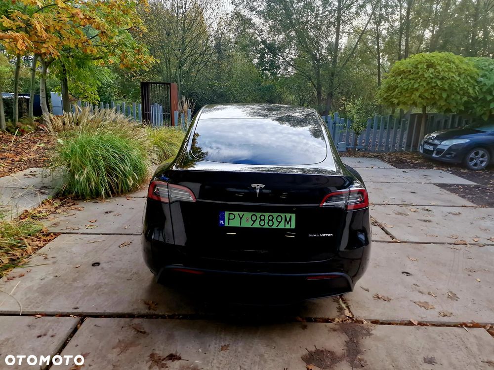 Tesla Model Y Long Range AWD - 9
