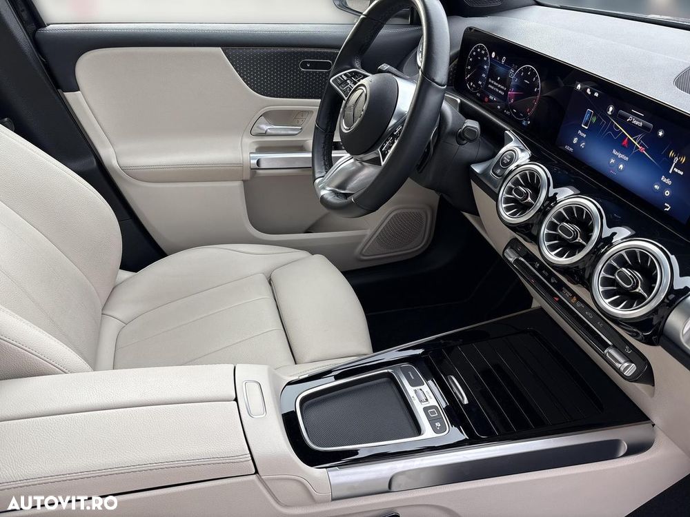 Mercedes-Benz GLB - 13