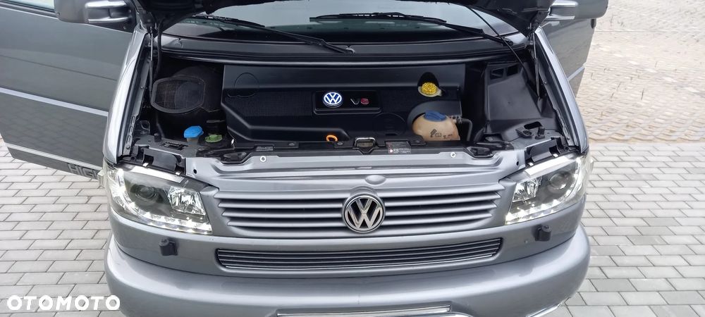 Volkswagen Caravelle - 36