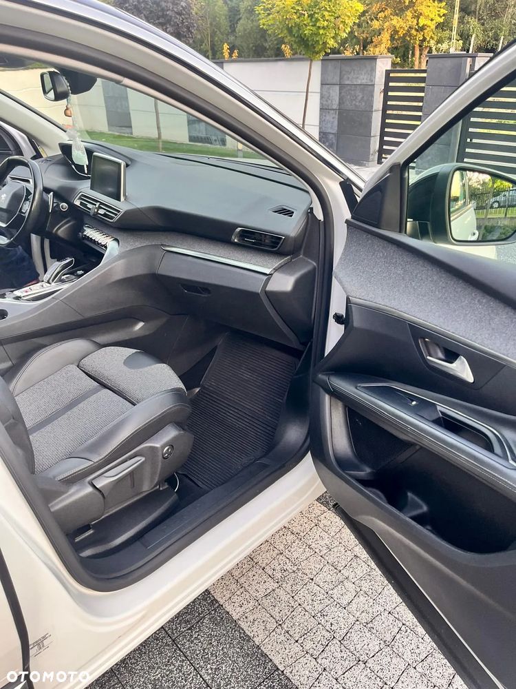 Peugeot 3008 1.2 PureTech GPF Allure S&S EAT8 - 18