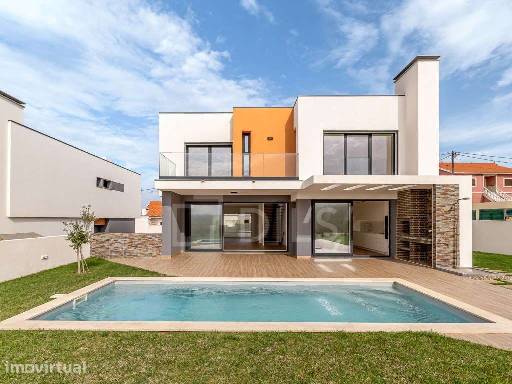 Moradia T4 nova com vista mar, jardim e piscina na Assenta, Ericeira