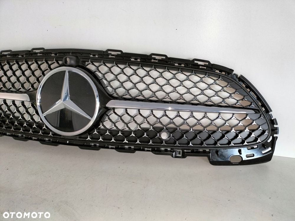 atrapa kratka grill mercedes c klasa w206 21- amg - 3